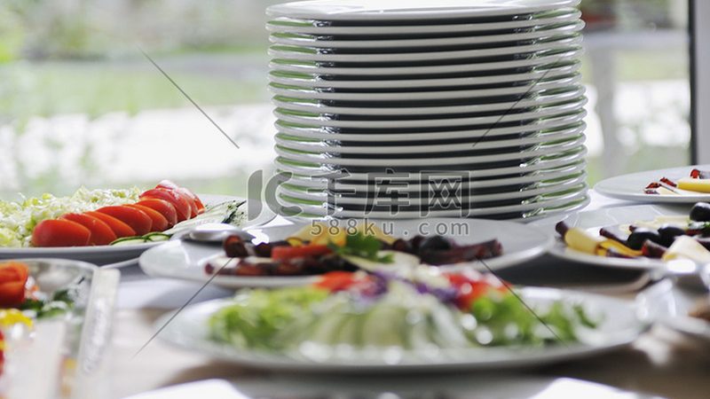 小食品代加工与自建工厂：揭秘背后的差异与考量